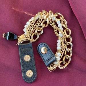 CARA NEW YORK Beautiful gold, black leather and pearl snap bracelet
